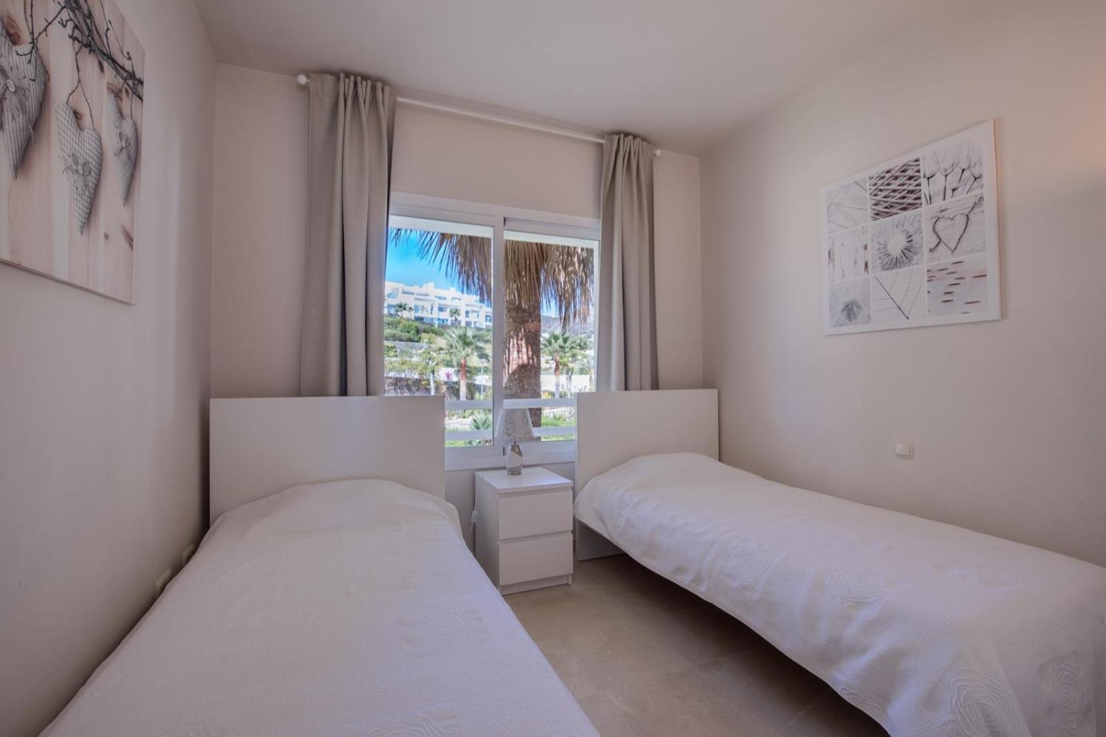 Alcazaba Lagoon Estepona Golf Appartement Buitenkant foto