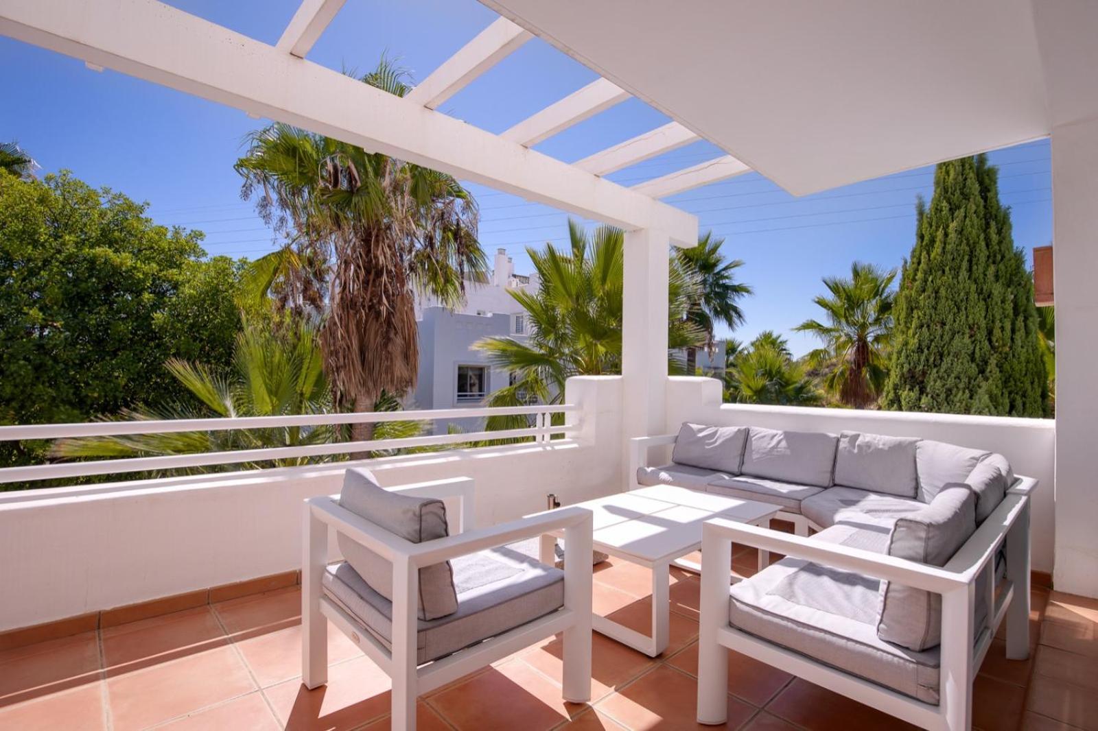 Alcazaba Lagoon Estepona Golf Appartement Buitenkant foto