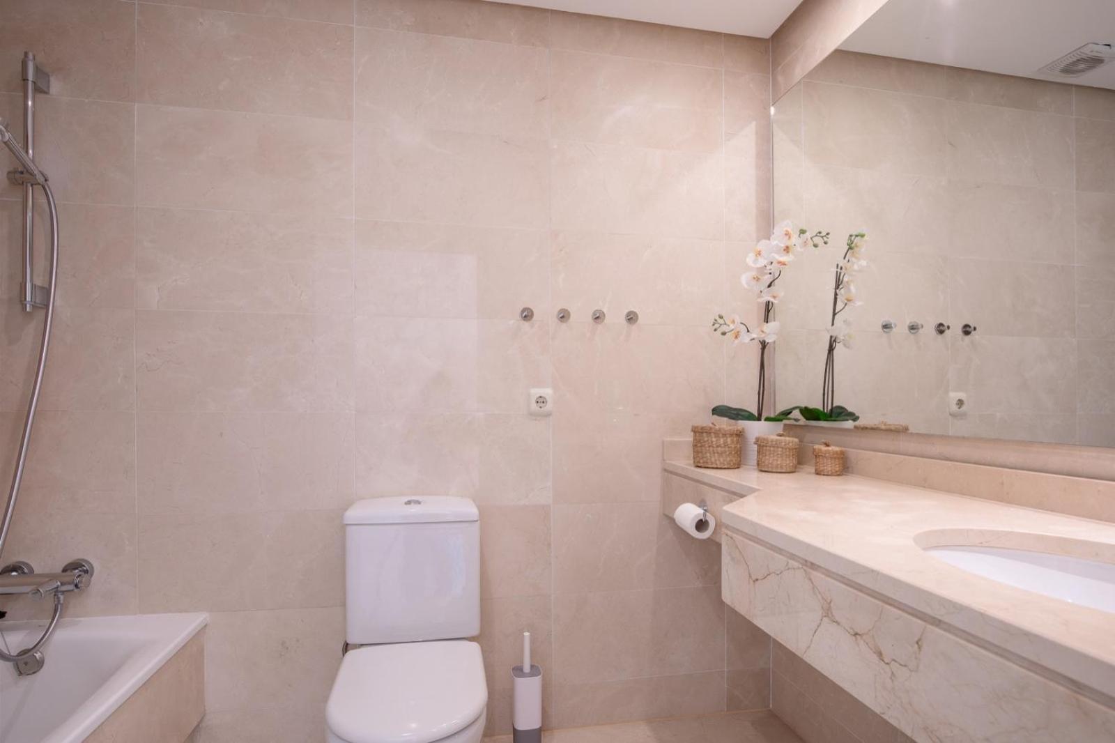 Alcazaba Lagoon Estepona Golf Appartement Buitenkant foto