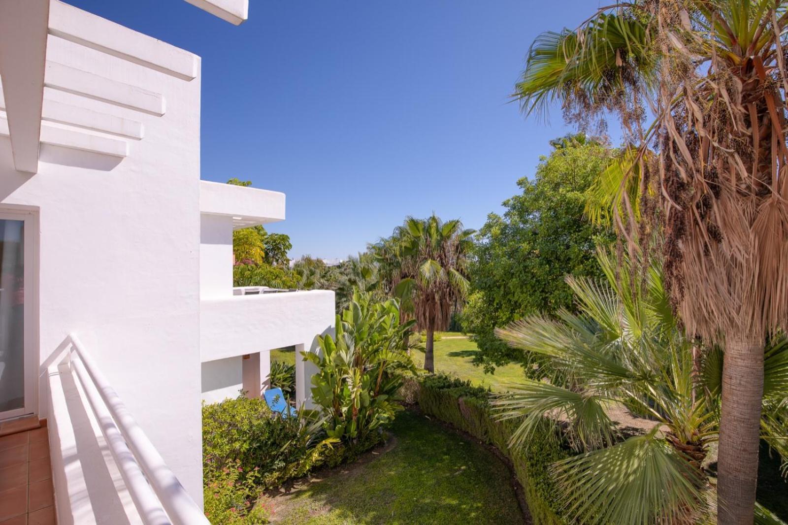 Alcazaba Lagoon Estepona Golf Appartement Buitenkant foto