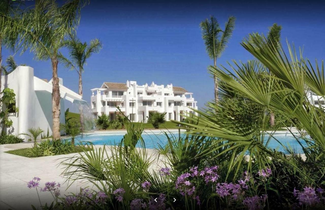 Alcazaba Lagoon Estepona Golf Appartement Buitenkant foto