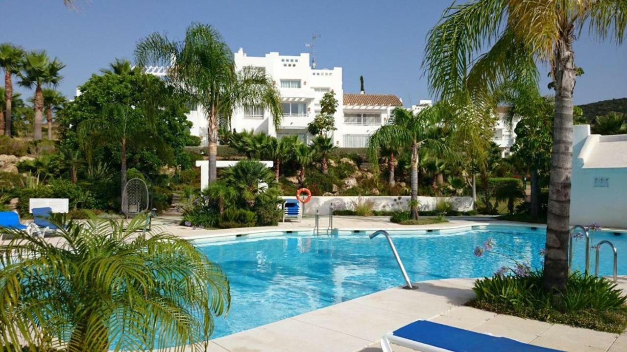 Alcazaba Lagoon Estepona Golf Appartement Buitenkant foto