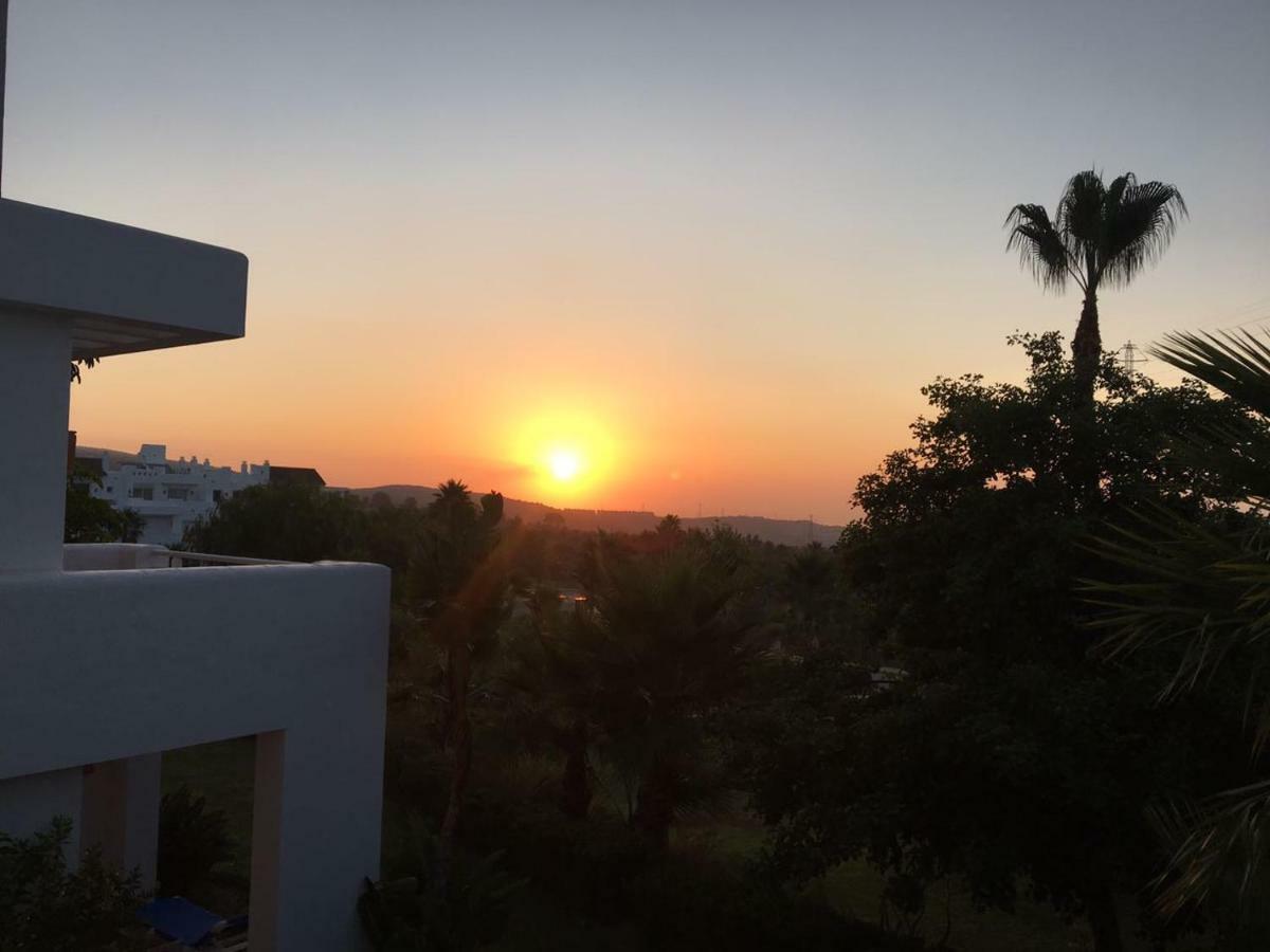 Alcazaba Lagoon Estepona Golf Appartement Buitenkant foto