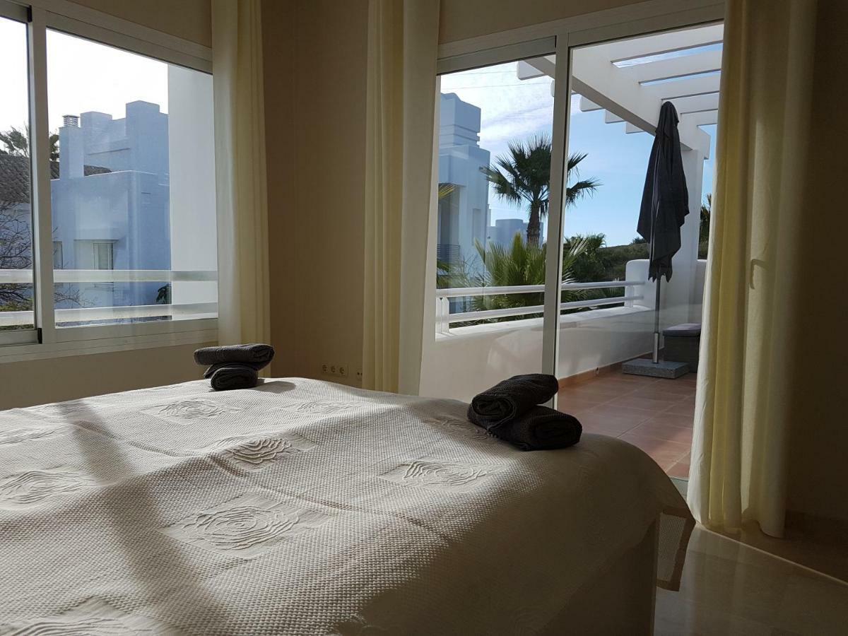 Alcazaba Lagoon Estepona Golf Appartement Buitenkant foto